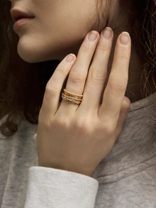 Hatastic 4 件金色日常可疊戴戒指套裝，經典扭紋立方氧化鋯承諾結婚戒指週年紀念戒指返校季 - 戒指套裝 - 查看 2