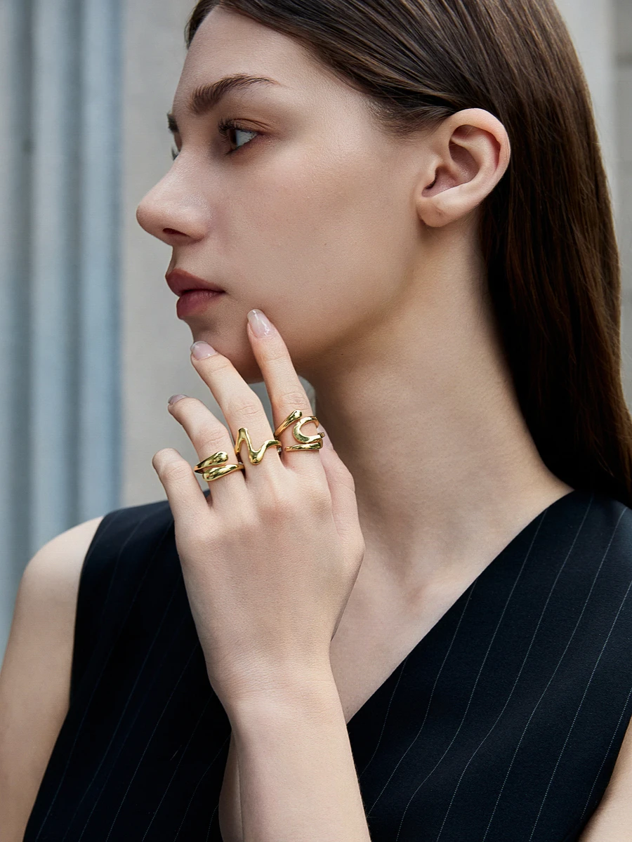 CHICVUE Juego de 4 piezas de anillos asimétricos de círculo abierto con diseño geométrico retro, joyería encantadora para mujeres, adecuada para fiestas y uso diario - Amarillo Oro - Ver 1