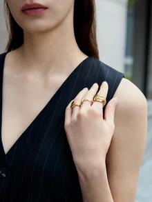 CHICVUE Juego de 4 piezas de anillos asimétricos de círculo abierto con diseño geométrico retro, joyería encantadora para mujeres, adecuada para fiestas y uso diario - Amarillo Oro - Ver 2