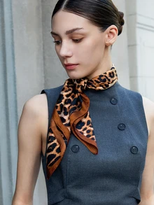 CHICVUE 70cm Leopard Print Women Bandana ,Women Silk Square Scarf, Decorative Neckerchief, Casual Headband Scarf For Daily & Street Wear - Rust Brown - View 2