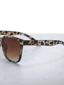 CHICVUE 1pair Leopard Print Frame Fashion Glasses For Outdoor Shades Beach Accessories Beach Accessories For Women Glasses Shades Basics Fall Winter Women Outfits Clothes Business Casual Gifts Leopard Color Blocking Boho Vacay Vacay Vibes For Summer Beach Vacation, Outdoor, Travel Leopard Tortoise Shell Bohemia Style Oversized Square Frame For Vacation, Beach, Travel - Multicolor - View 5