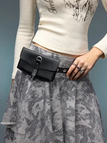 DareSee 朋克摇滚风 JK 制服配饰真皮腰带，全孔设计，哥特朋克十字架骷髅图案，时尚多功能腰带，女士链条腰包，西部风女士钱包，波西米亚风女士包包，适合音乐节、Y2K 节、返校季、秋季、圣诞节、冬季等场合，是圣诞礼物的理想之选。 - 黑色 - 查看 3