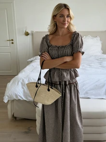 Bộ đồ nữ thanh lịch 2 mảnh, phong cách bohemian thường ngày, áo sơ mi kẻ caro cổ vuông viền bèo nhún và chân váy họa tiết ren hoa, màu nâu mùa hè. - màu nâu - Xem 4