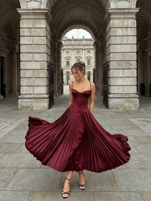 纯色优雅休闲褶皱连衣裙，适合婚礼、生日派对、约会、晚宴、情人节等夏季场合。 - 酒紅色 - 查看 2