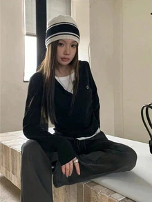 Minimalist Sexy V-Neck Long Sleeve T-Shirt, Minimalist Design Base Layer Top Black Spring - Black - View 2