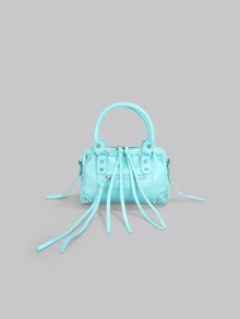 DareSee 1 Chiếc túi màu xanh nhạt phối đinh tán, tua rua kim loại, khóa kéo trang trí, chất liệu PU cổ điển, quai xách đôi, dây đeo vai dài điều chỉnh được, khóa kéo, thời trang retro, ngọt ngào, cá tính, phong cách biker, túi vuông kiểu Y2K Punk, túi xách nữ phong cách sang trọng, giản dị, túi đeo chéo có thể đựng điện thoại, thẻ, v.v. Thích hợp cho đi du lịch, mua sắm và các hoạt động khác như lễ hội âm nhạc. - Màu xanh nhạt - Xem 1