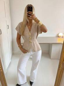 SEREN 春夏新款V领浅杏色女士针织上衣，休闲、度假、优雅、时尚、简约，立体金属纽扣 - 杏色 - 查看 5