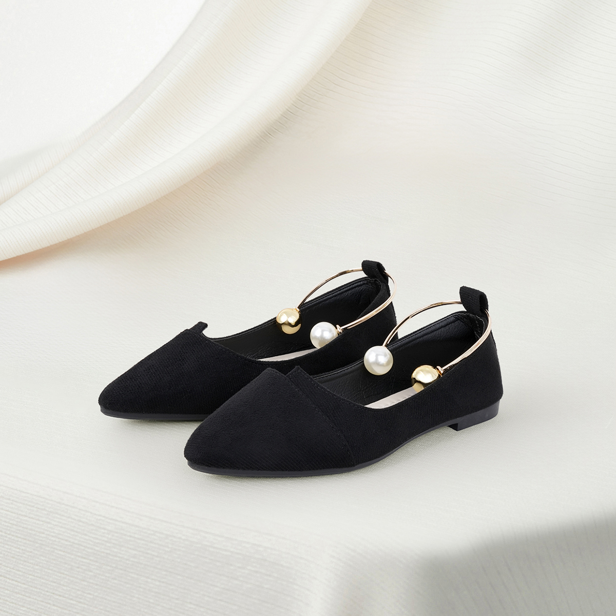 Nuevos zapatos planos de punta estrecha con escote bajo, decoración de perlas y metal, estilo de hadas versátil para mujeres