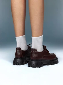 DareSee 女士厚底纯色真皮乐福鞋，时尚系带牛津鞋款，舒适轻便，适合音乐节、Y2K节、返校季、秋季、圣诞节、冬季等场合，是理想的圣诞礼物之选。 - 巧克力棕 - 查看 3