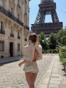 优雅女士两件套，高领露背袖上衣搭配撞色滚边短裤，适合度假、约会和夏季日常穿着。 - 杏色 - 查看 2