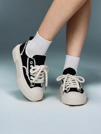 DareSee 女士休闲运动鞋，大码帆布低帮运动鞋，新款设计，防滑耐磨，适合音乐节、Y2K 节日、返校季、秋季、圣诞节、冬季等场合，也是圣诞礼物的理想之选。