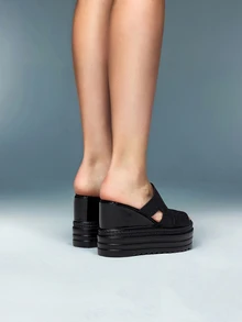 DareSee 女士坡跟厚底凉鞋，12厘米厚底绑带高跟防水坡跟夏季拖鞋，黑色露趾鞋，适合音乐节、Y2K音乐节、秋冬季节等场合，也是音乐节的理想礼物。 - 黑色 - 查看 3
