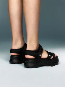 DareSee 女士运动凉鞋，简约黑色户外运动凉鞋，适合音乐节、Y2K 节、返校季、秋季、圣诞节、冬季等场合，是圣诞礼物的理想之选。