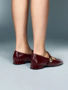 DareSee Zapatos planos de tipo Mary Jane negros de talla grande, tacón bajo, correa de tobillo, zapatos planos de trabajo de moda minimalista, versátiles, colegiales, con decoración metálica, regalos para festivales de música y Y2K en otoño e invierno - Burdeos - Ver 3
