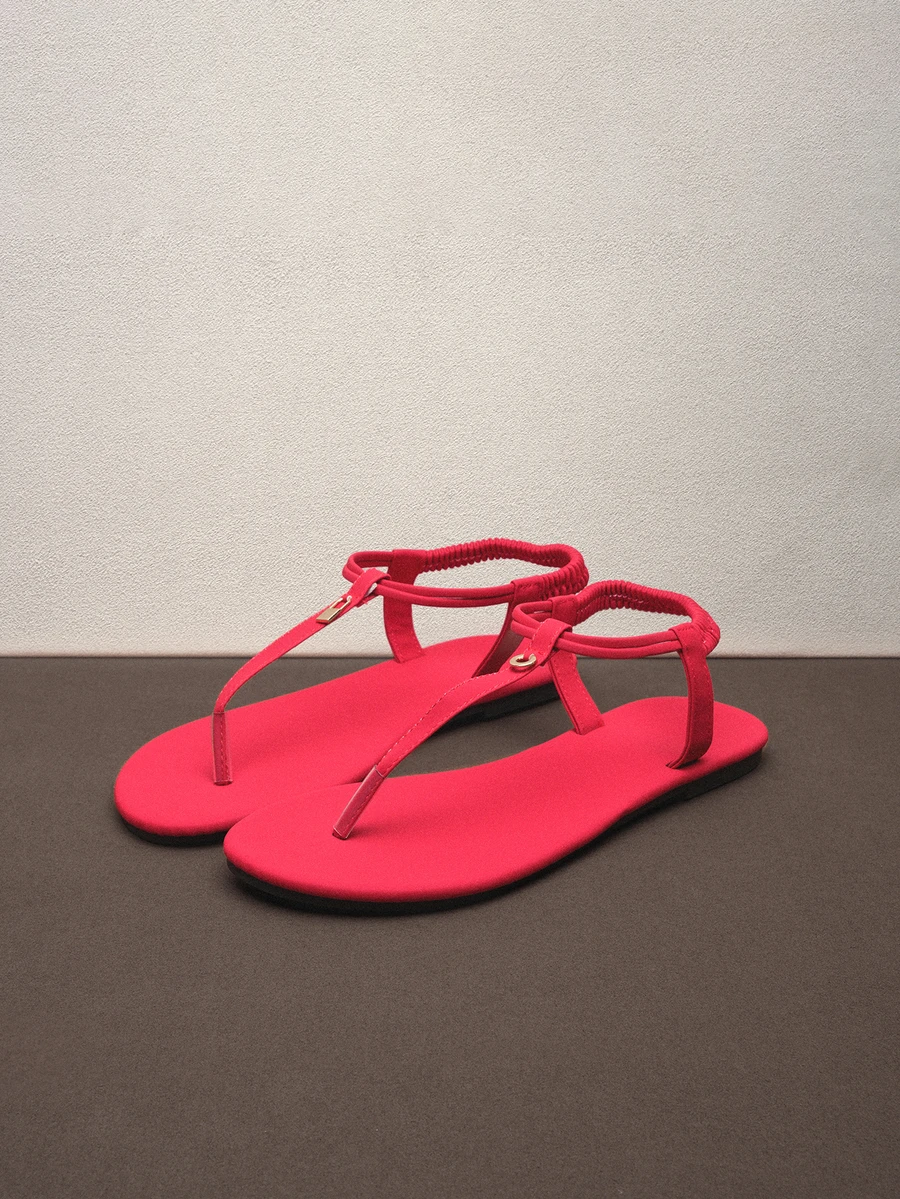 Hatastic 新款时尚女士单带拖鞋，罗马风休闲百搭拖鞋，黑色、米色、棕色可选，舒适平底沙滩凉鞋，博主推荐厚底凉鞋，夏季沙滩鞋，优雅搭扣低跟圆头拖鞋，简约户外拖鞋。请谨慎下单，因为鞋码可能偏大，每个人的身材比例都不同。百搭平底拖鞋