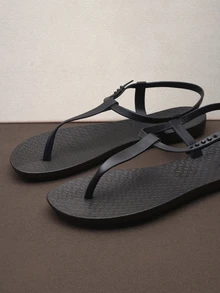 Hatastic Fashionable Casual Round Ring Toe Post Roman Style Flat Sandals - Black - View 4