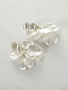 Clariva 1pair French Style White Petal Shaped Drop Earrings - White - View 4