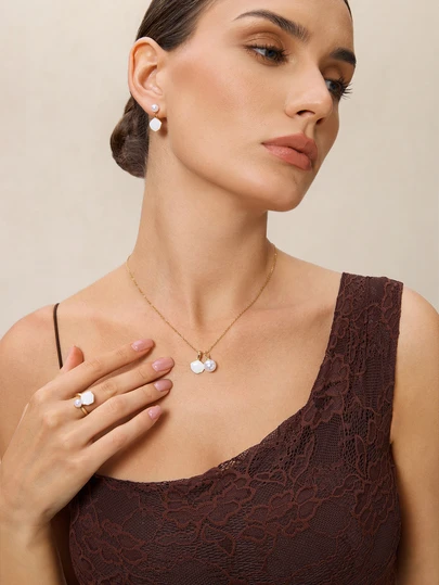 Etoivie 1 st. Snäcka Pärlor Halsband , Ring , Örhängen Set För kvinnor , Idealisk Som Presenter , Nytt trendigt Låsa Nyckelben Kedja