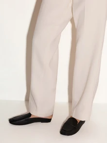 NobleVue 女士極簡方頭優雅平底鞋 - 黑色 - 查看 6