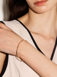 NobleVue 扭結設計開口手鐲 - 金黃色 - 查看 4