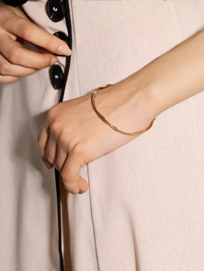 NobleVue Twist Design Cuff Bangle