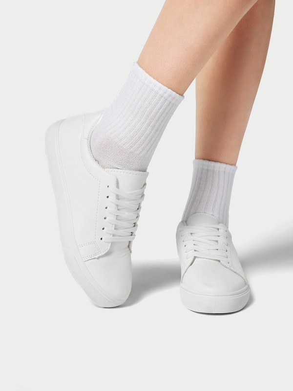 DareSee 秋冬新款大码白色帆布运动鞋，百搭学生运动鞋，平底时尚校鞋，休闲系带小白鞋，舒适运动鞋（尺码偏小，请订购大一码）