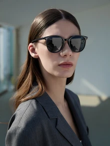 CHICVUE 1 pieza con montura cuadrada de moda y estilo vintage para mujer, accesorios de playa, gafas para usar a diario, atuendos de mujer casuales y de negocios, regalos para verano, vacaciones, exteriores y viajes. - Negro - Ver 1