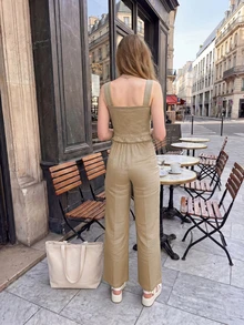 女士法式梭织两件套，无袖方领纽扣前襟荷叶边下摆上衣，高腰修身阔腿裤，卡其色 - 卡其色 - 查看 3