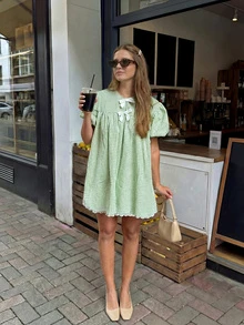 优雅女士绿色格纹泡泡袖迷你连衣裙，蝴蝶结前襟蕾丝下摆宽松休闲连衣裙，适合日常早午餐、约会、度假穿着 - 綠色 - 查看 3