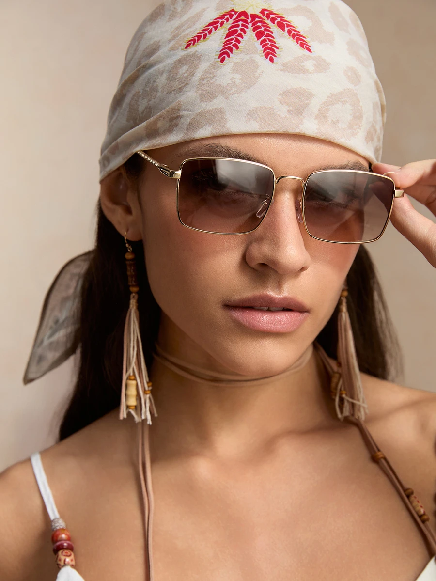 Tropiscape 1pc Fashion Glasses With Unique Twisted Frame And Look Shades Beach Accessories Beach Accessories For Women Glasses Shades Basics Fall Winter Women Outfits Clothes Business Casual Gifts Vacay Vibes Vacation Relax Beach Autumn Winter Gifts - Brown - View 1