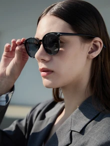 CHICVUE 1 pieza con montura cuadrada de moda y estilo vintage para mujer, accesorios de playa, gafas para usar a diario, atuendos de mujer casuales y de negocios, regalos para verano, vacaciones, exteriores y viajes. - Negro - Ver 2