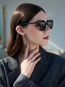 CHICVUE 1 pieza con montura cuadrada de moda y estilo vintage para mujer, accesorios de playa, gafas para usar a diario, atuendos de mujer casuales y de negocios, regalos para verano, vacaciones, exteriores y viajes. - Negro - Ver 5