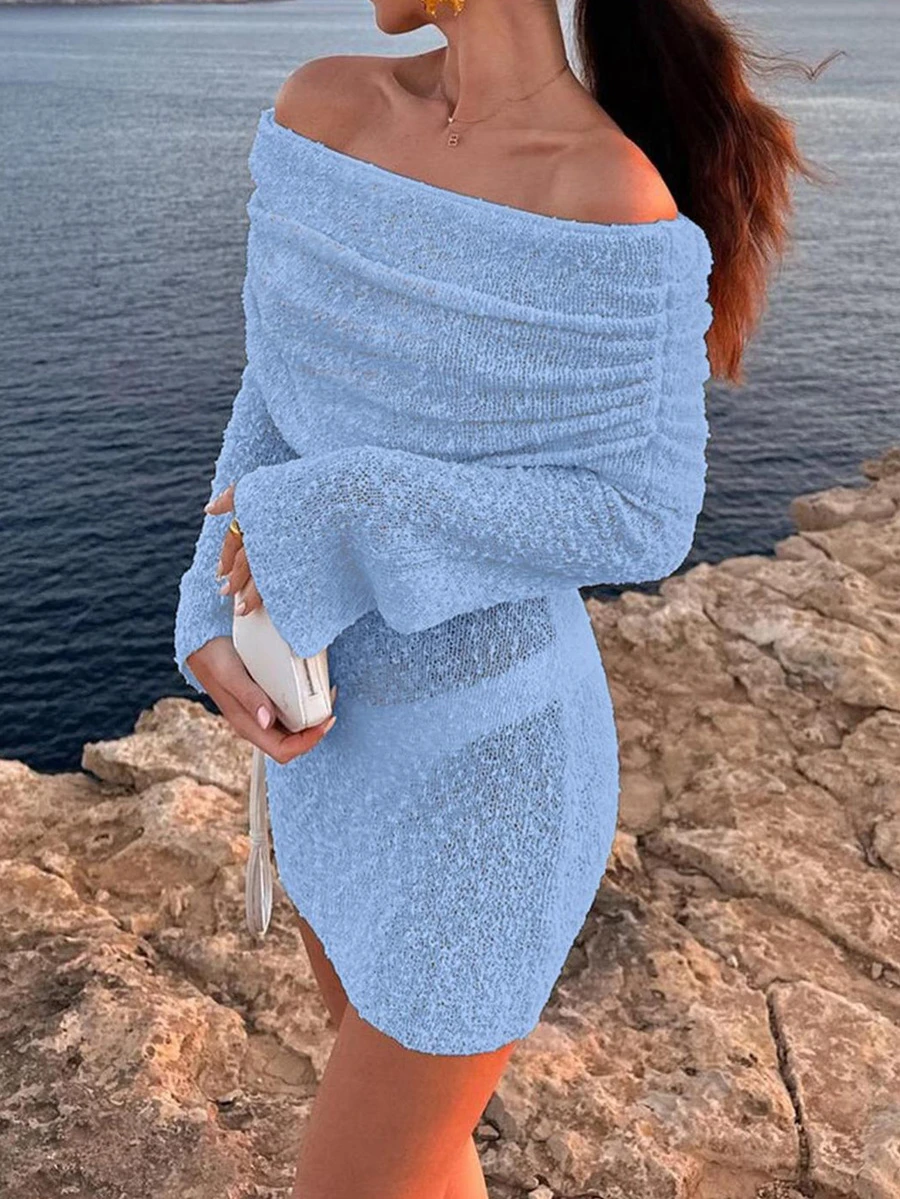 Vestido feminino de verão para férias na praia, cor sólida, ombro a ombro, manga longa transparente e vazada.