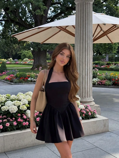 女士夏季时尚休闲露背吊带系腰带性感黑色连衣裙，2026新款