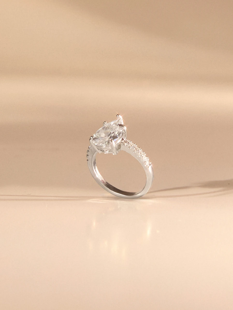 Etoivie 1pc Luxury Crystal Water Droplet Design Ring, Women's Engagement/Wedding Ring, Party Jewelry Gift - Silver - View 1