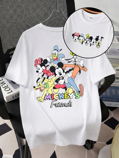 Disney Men's Casual Short Sleeve Round Neck T-Shirt, Featuring Cartoon Character Designs Of Mickey, Minnie, Donald Duck, Pluto, And Goofy, With Colorful "Mickey's" Text And Handwritten "Friends" Graphic Print. Suitable For Men's Everyday Wear In All Seasons.