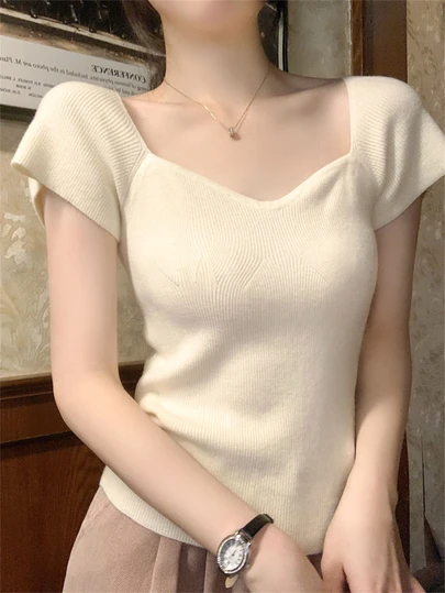 女士性感低胸修身短袖针织上衣，露出锁骨，适合返校季，夏季