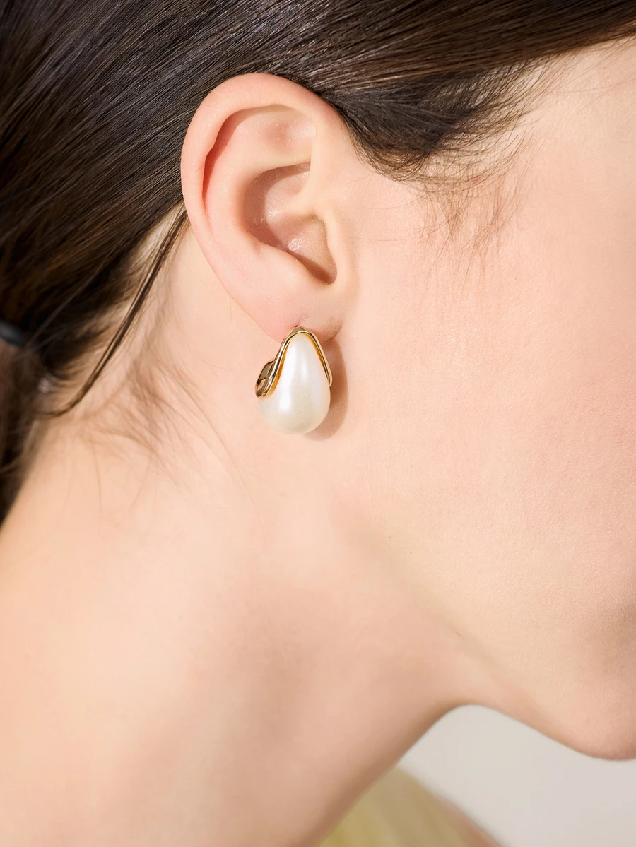 Clariva 1pair Exquisite Geometric Shape Faux Pearl Decor Earrings For Women, Luxurious And Elegant Accessory For Parties - White - View 1