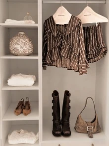 女士优雅休闲时尚沙滩度假撞色刺绣半透明仿亚麻纹理双层荷叶边短裤套装 - 深V领，荷叶边细节，蝴蝶结前系带，长袖，伞状荷叶边上衣，不对称双层荷叶边短裤，宽松，半透明两件套 春季 - 咖啡棕 - 查看 6