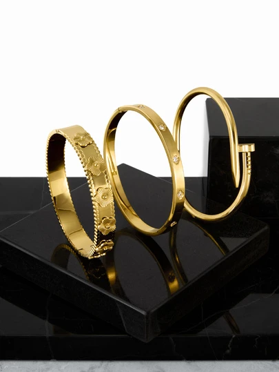 CHICVUE 3件套18K镀金不锈钢花朵钉手镯，镶嵌立方氧化锆，防水，欧美风格女士首饰，适合日常佩戴、休闲、婚礼、派对、情人节礼物、送给妈妈、母亲、母亲节礼物、圣诞节礼物、冬季圣诞礼物