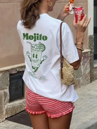 Camiseta de mujer de manga corta con cuello redondo y gráfico de cóctel de verano, top casual versátil para uso diario en color blanco