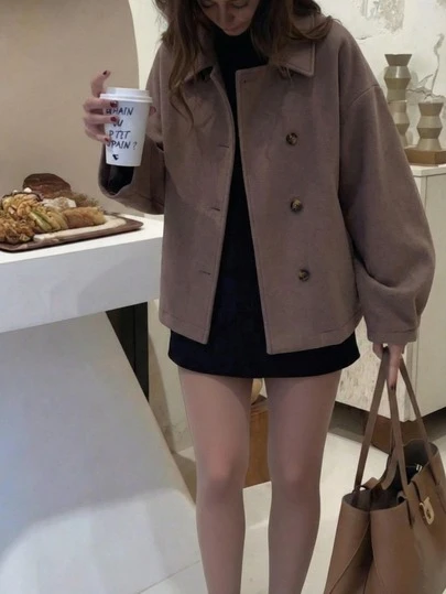 女士休闲外套，纯色梭织面料，带口袋和双扣设计，适合办公室、早午餐、机场、秋冬季日常穿着。