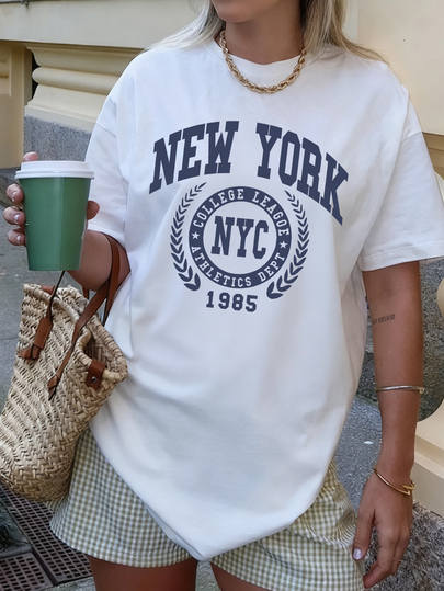 Women's Summer White Round Neck Short Sleeve T-Shirt, Breathable Fabric, "New York NYC 1985" Badge Graphic Print On Front, Retro British School Style, Suitable For Campus Life, Sports Activities And Daily Wear Casual