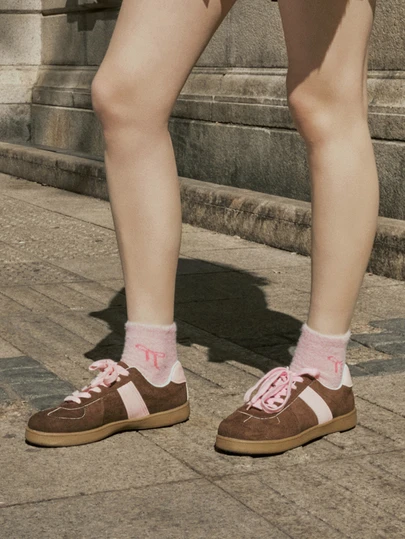Hatastic 女士粉色+咖啡色复古休闲运动跑步鞋，休闲运动鞋，街头风训练鞋，粉色鞋面搭配橡胶鞋底，经典时尚，舒适百搭，适合所有季节，多功能假日休闲鞋