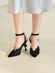 Clariva 2024秋冬新款女士美人鱼图案尖头不对称后跟绑带红色凉鞋，黑色网眼小众设计凉鞋，优雅派对风 - 黑色 - 查看 3