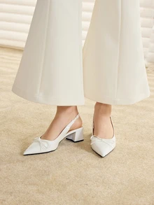 Clariva 女士闭趾蝴蝶结装饰纯色高跟鞋，时尚舒适的后系带粗跟鞋，优雅百搭，适合日常通勤、派对、正式场合，秋冬季节、白色情人节等场合穿着，尽显优雅气质。 - 白色 - 查看 3