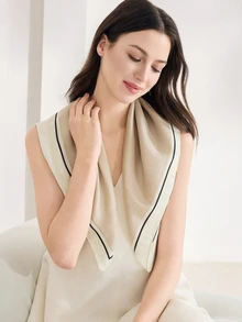 Clariva 1条方形丝巾，女士缎面印花头巾，时尚发带，披肩，围巾，领巾，头巾，服装配饰 - 卡其色 - 查看 2