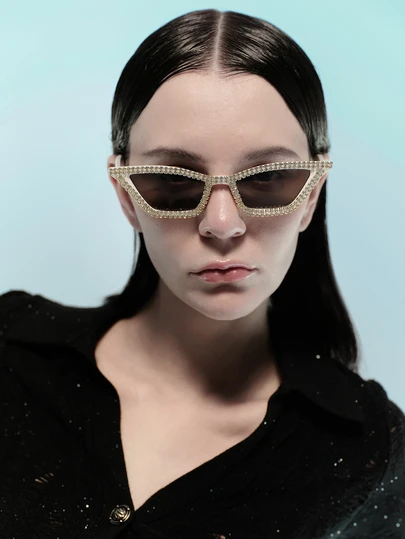 Rollcall 一副女士水钻装饰水晶点缀粉色镜框 Y2K 奢华派对节日可爱时尚猫眼眼镜，适合海滩、主题派对、自拍、旅行（附赠清洁布），酷炫白色新娘婚礼道具万圣节基础款秋冬女装商务休闲礼物情人节夏季海滩度假、户外活动、旅行