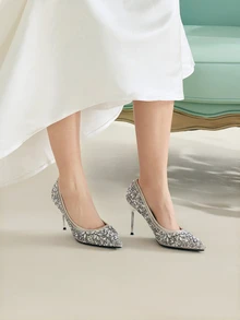 Clariva 2025 新款仿珍珠和水钻尖头高跟鞋，女士银色细高跟鞋，新娘伴娘婚礼派对鞋，秋季 - 銀色 - 查看 1