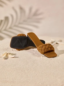 Tropiscape 夏日假期紅色編織扁平女拖鞋，優雅金屬扣設計 - 布棕色 - 查看 5